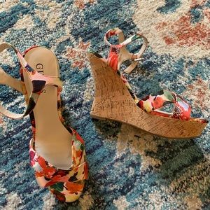 Guess wedges
